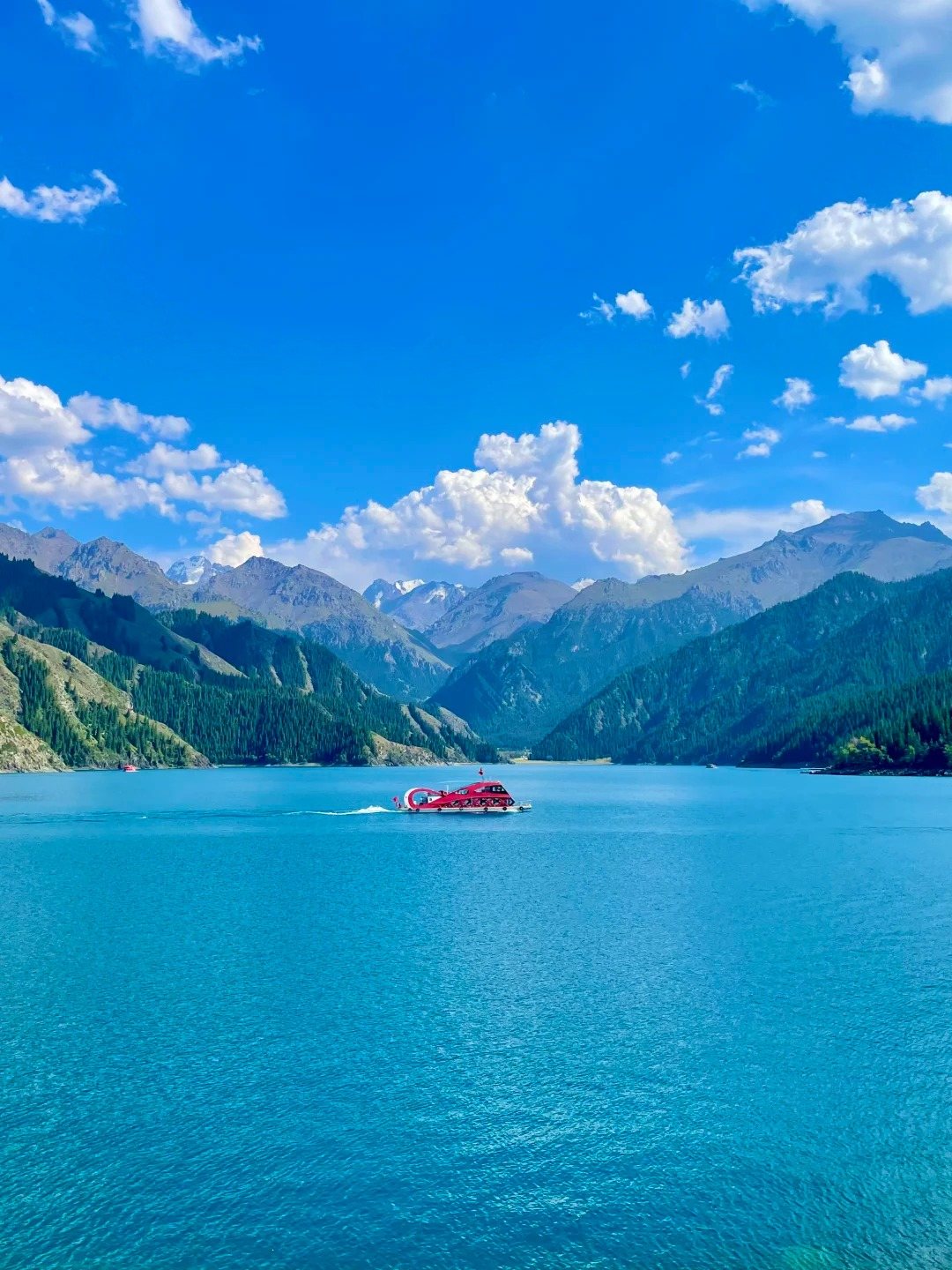 天山天池西小天池风景